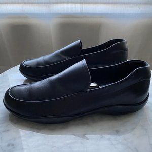 Prada Men's Black Loafer - PS0950 Size 8.5 - Excellent Condition